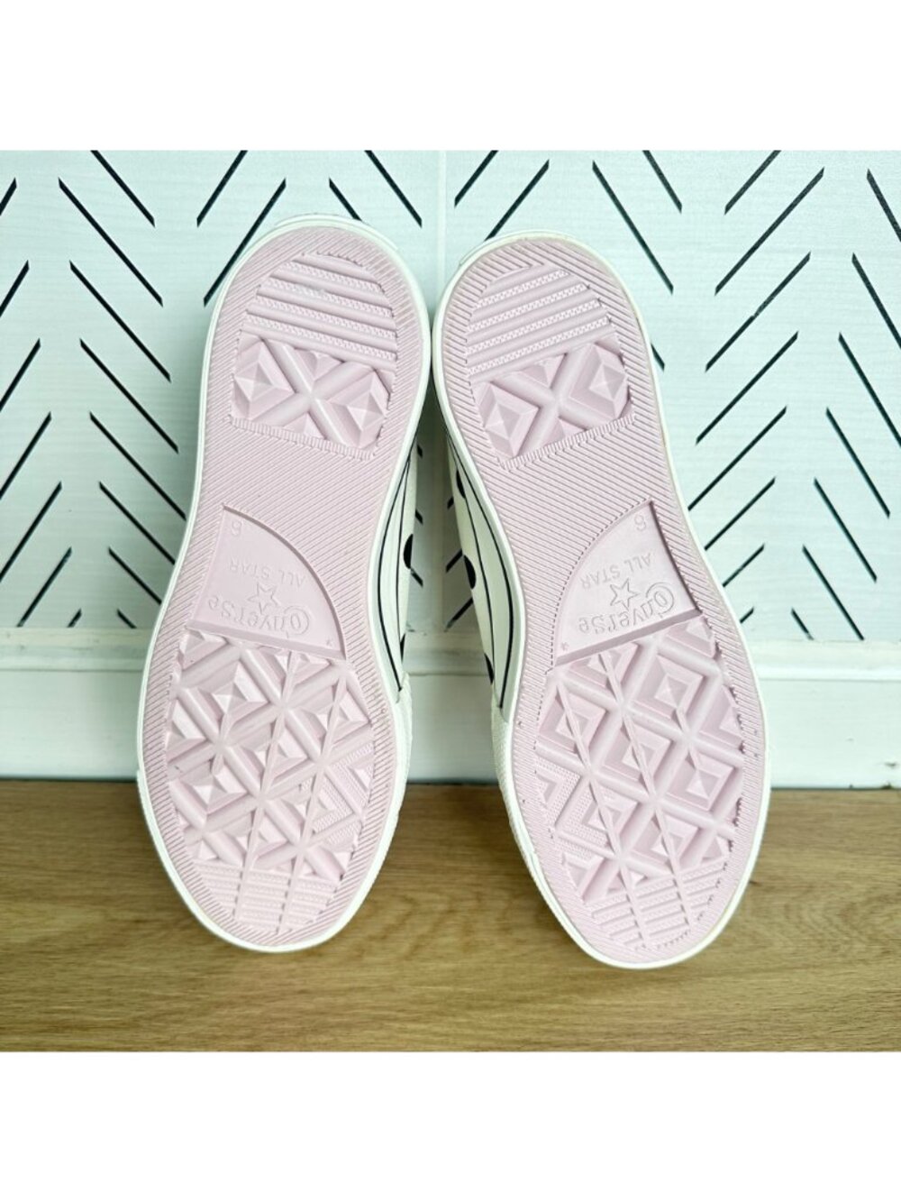 ✨Converse Chuck Taylor Lift Platform Polka Dots 11 Womens Shoes Sneakers A10689C - Picture 6 of 11